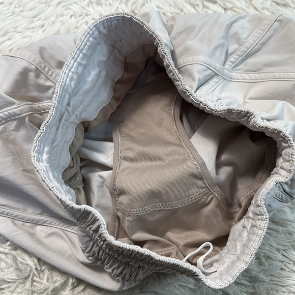 Lululemon Tracker Short V *4" White - Picture 3 of 6